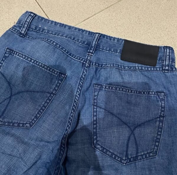 Celana Pendek Pria Calvin Klein Size 29 - Gambar 3